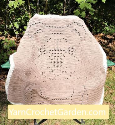 Full view of finished bulldog pug filet crochet blanket pattern
